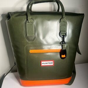 Hunter 17L Roll‑Top Backpack Cooler – Hunter Green & Orange